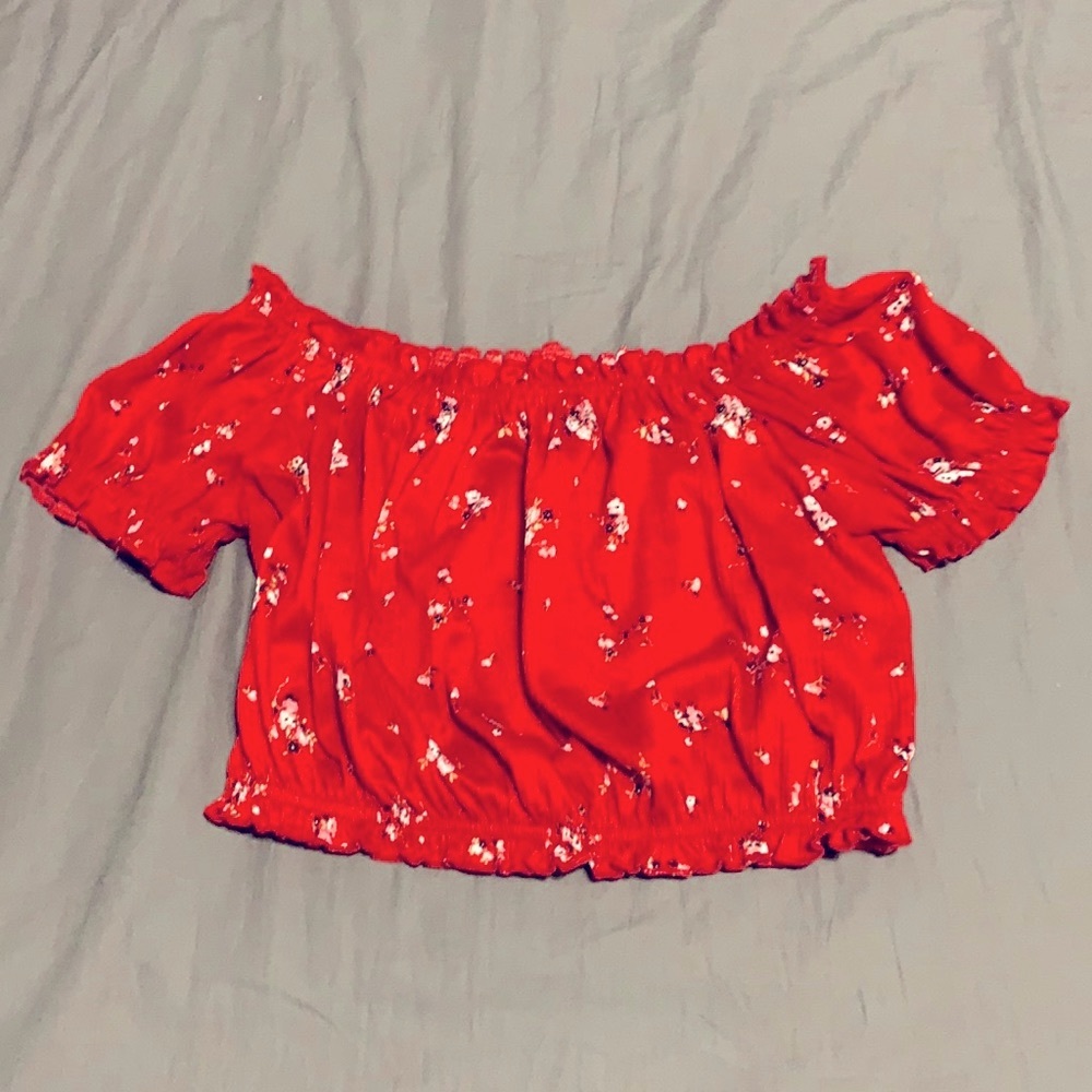 H&M Off the Shoulder Cropped Floral Shrit